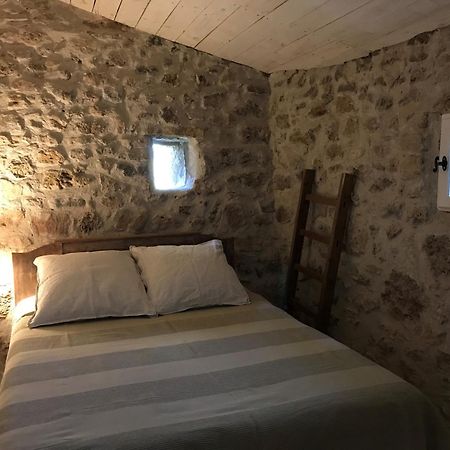 Bergerie Eco-Gite Serre Rouge Durban-Corbieres Bagian luar foto